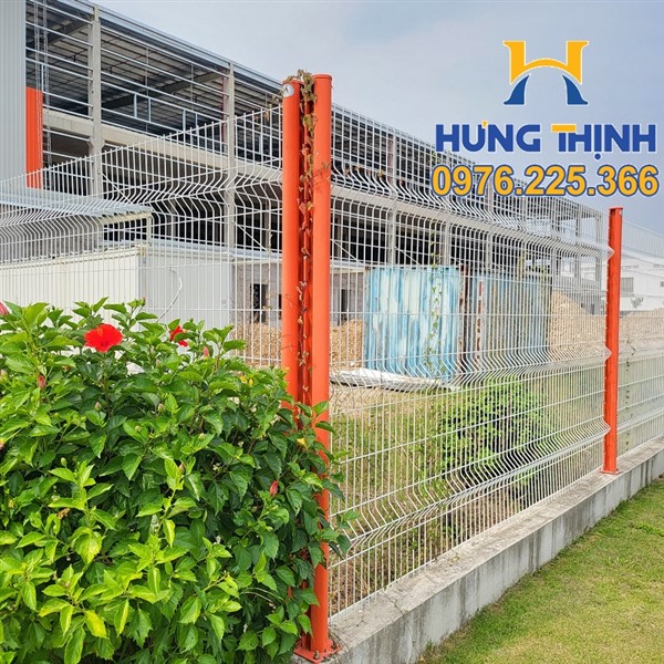 Hàng rào cột trái đào sơn màu cam
