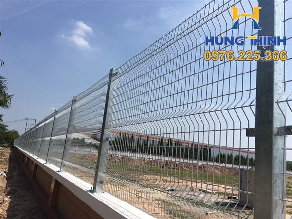 hàng rào mạ kẽm chấn sóng